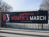 Banderole "Montpellier Women's March on Washington" sur les grilles du jardin du Peyrou le samedi 21 janvier 2017 à 14 h.